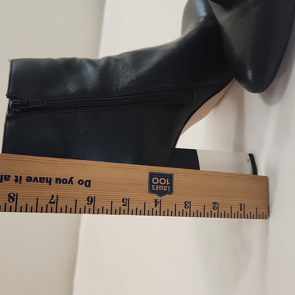 Enzo Angiolini Hadie Black Booties With Frosted Lucite Heels. Size 9 - Picture 9 of 12